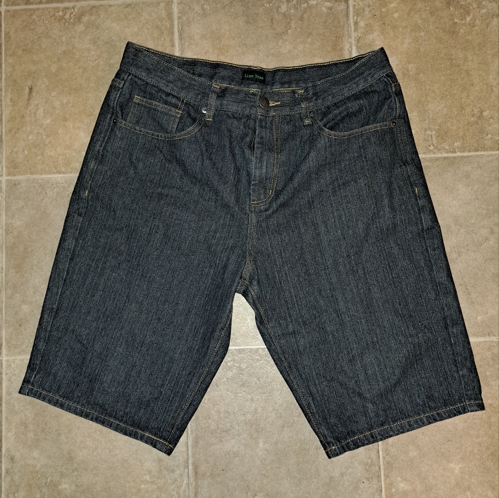 Men's Denim shorts sz W38